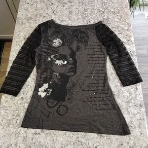 Women's Long Sleeve Graphic Tee - Black and Gray